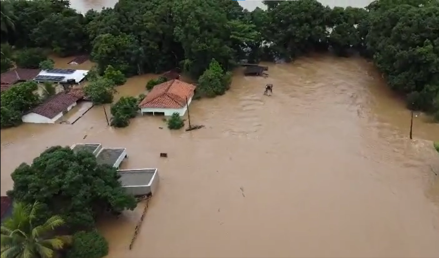 Rio Branco (MT) enfrenta alagamentos após intensas chuvas