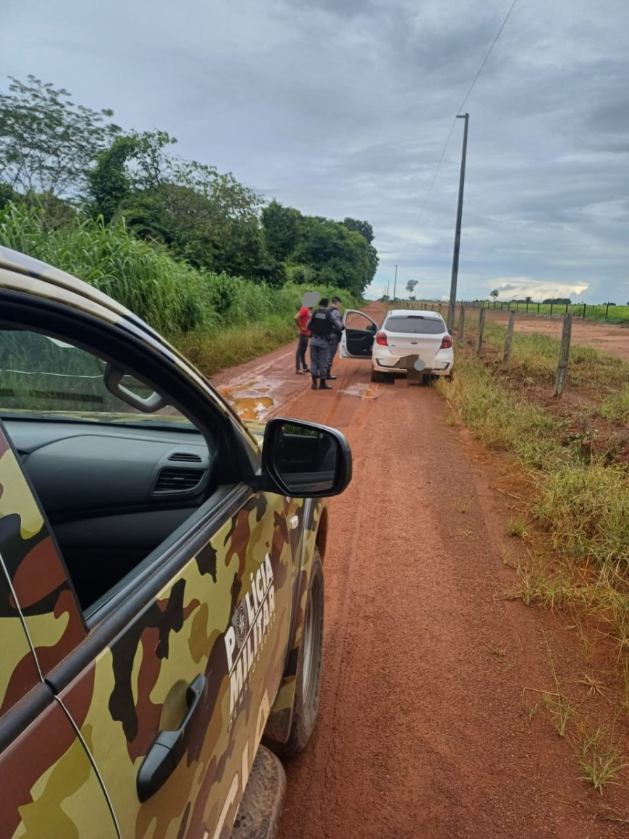 Homem e preso por apresentar uma CNH falsa durante uma abordagem policial na rodovia MT-410, entre Peixoto de Azevedo e Nova Guarita.